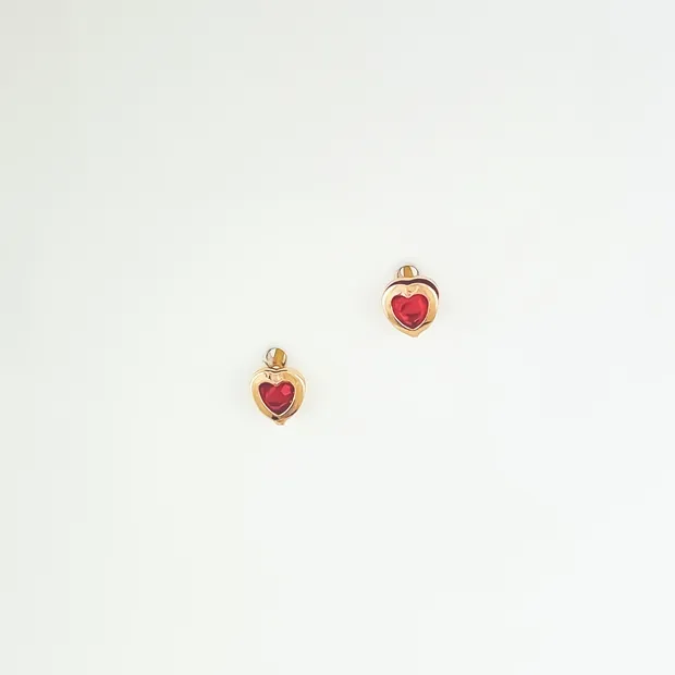 BRINCO CORACAO CRISTAL VERMELHO PEQUENO