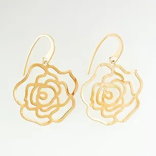 BRINCO GANCHO COM FLOR VAZADA