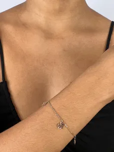 PULSEIRA COM FLORES VAZADA INFANTIL