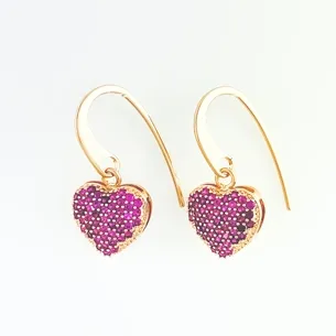 BRINCO GANCHO COM CORACAO PINK CRAVEJADO MICRO ZIRCONIA