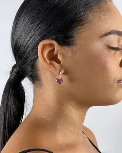 BRINCO GANCHO COM CORACAO PINK CRAVEJADO MICRO ZIRCONIA