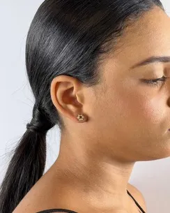 BRINCO CIRCULO VAZADO COM MICRO ZIRCONIA
