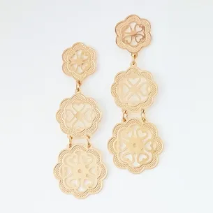 BRINCO TRES FLORES ESTAMPADAS LONGO