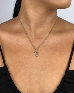 PINGENTE MENINA CRAVEJADA MICRO ZIRCONIA