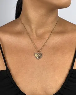 PINGENTE CORACAO COM MENINA