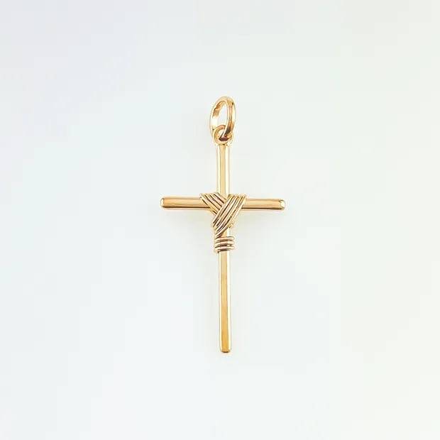 PINGENTE CRUCIFIXO LISO ARAMADO