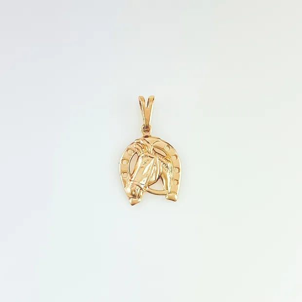 PINGENTE FERRADURA COM ROSTO CAVALO