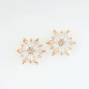 BRINCO FLOR COM PETALAS DE ZIRCONIA