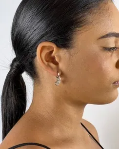 BRINCO TRANQUETA COM TRES ZIRCONIA